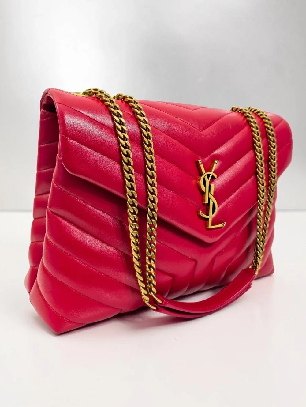 Saint Laurent Loulou medium YSL Shoulder Bag in Quilted Red leather